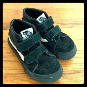🤍🖤Toddler Boys 10.5 Vans 🖤🤍